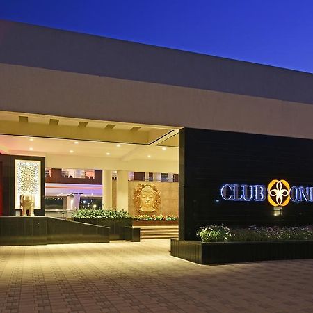 ホテル Club One Manor エクステリア 写真